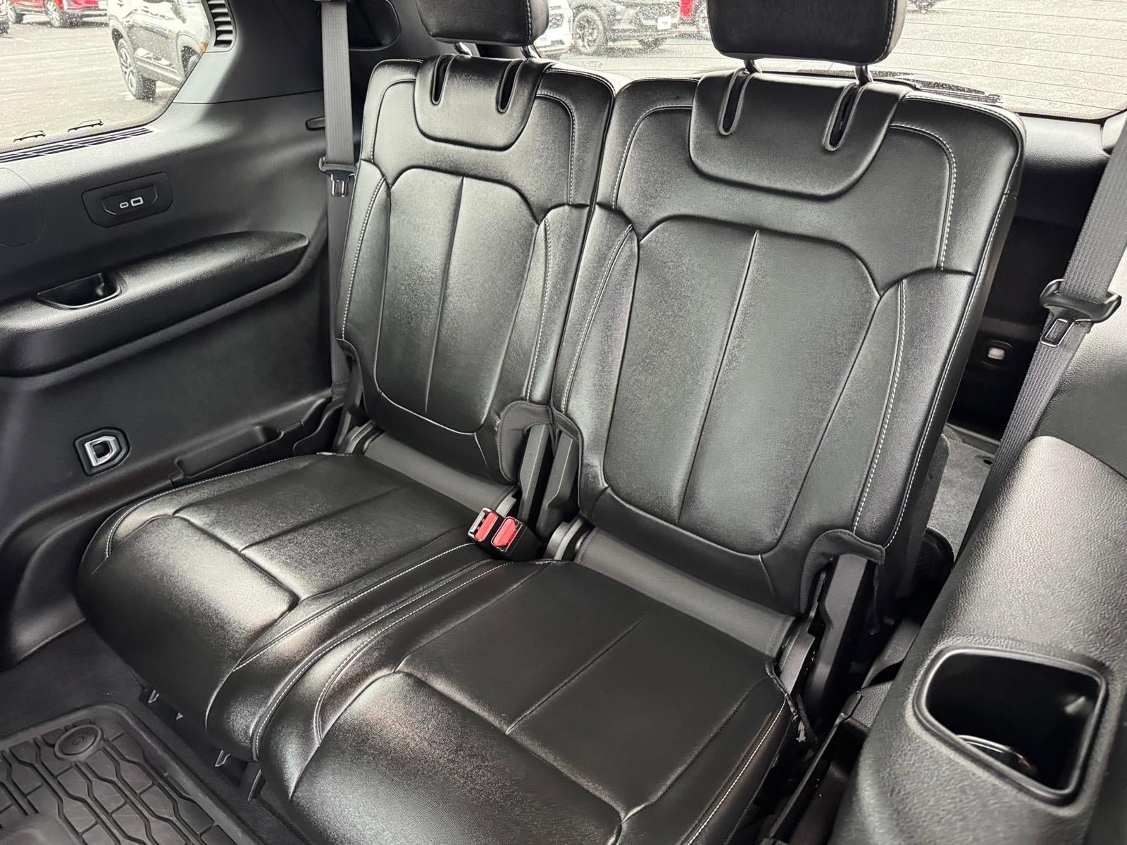 Used 2025 Jeep Grand Cherokee L Limited w/ Black Appearance Package AWD/4WD image 7