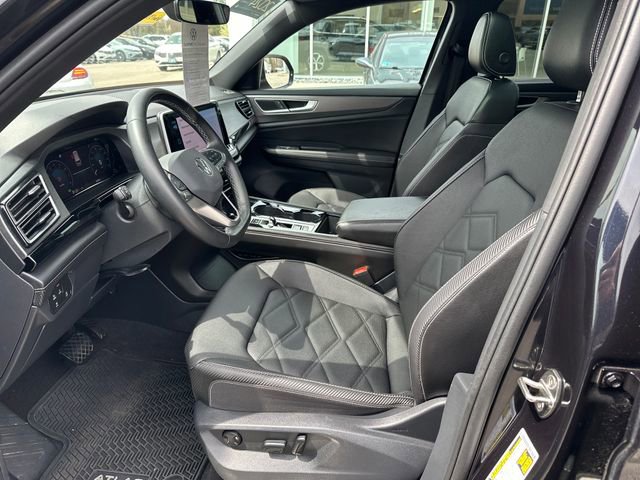 Certified 2024 Volkswagen Atlas Cross Sport SE w/ Panoramic Sunroof Package AWD/4WD image 14