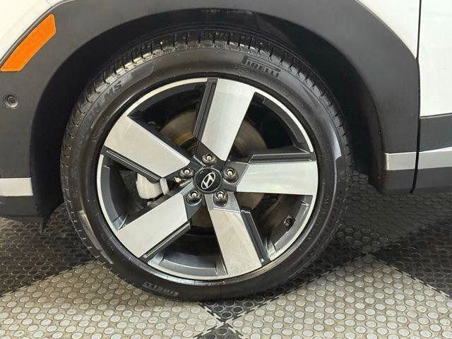 Used 2025 Hyundai Santa Fe Limited image 17