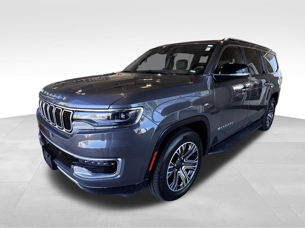Used 2024 Jeep Wagoneer L Series II w/ Flexible Seating Group AWD/4WD image 3