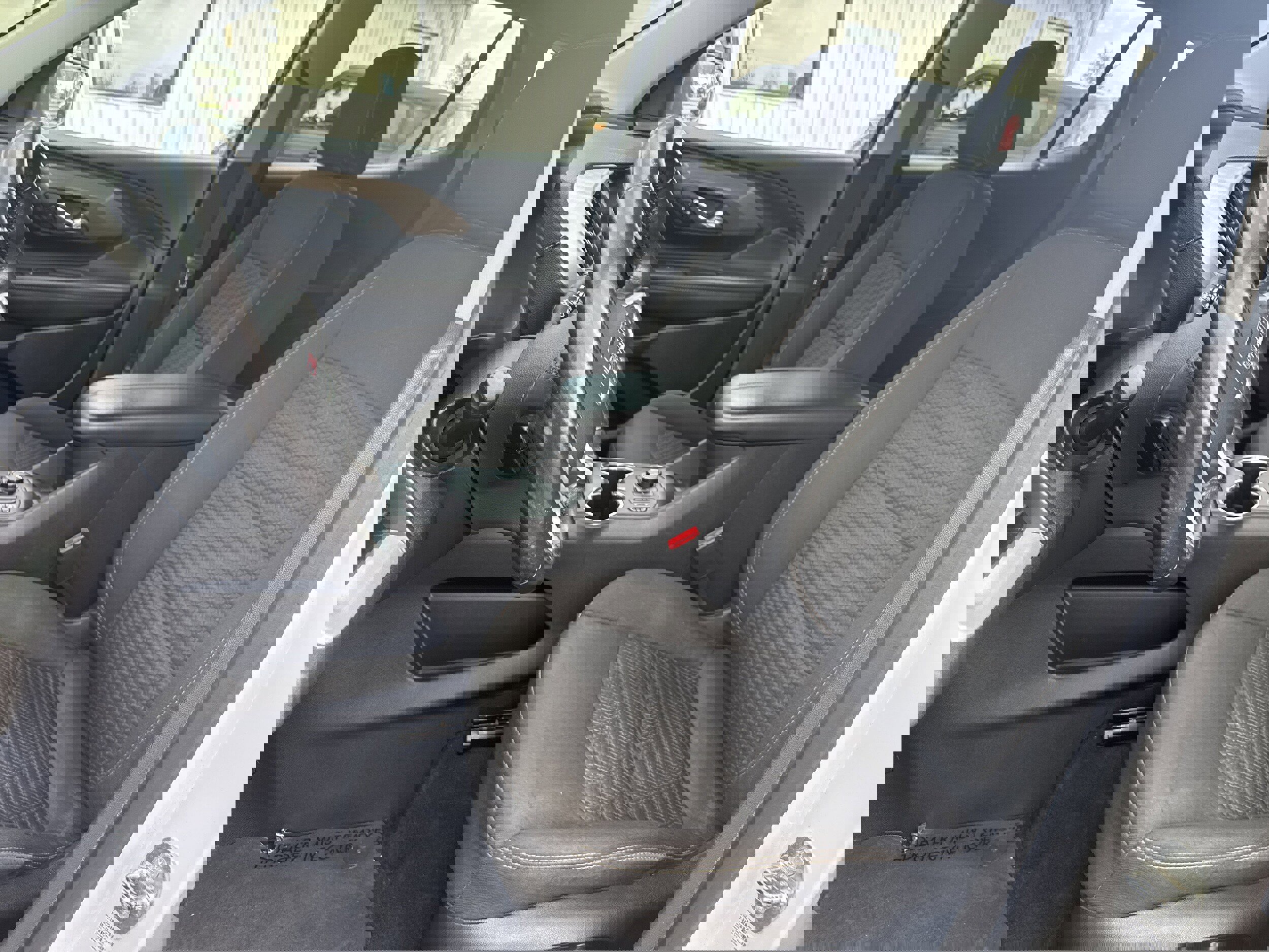 Used 2019 GMC Terrain SLE w/ Driver Convenience Package image 3