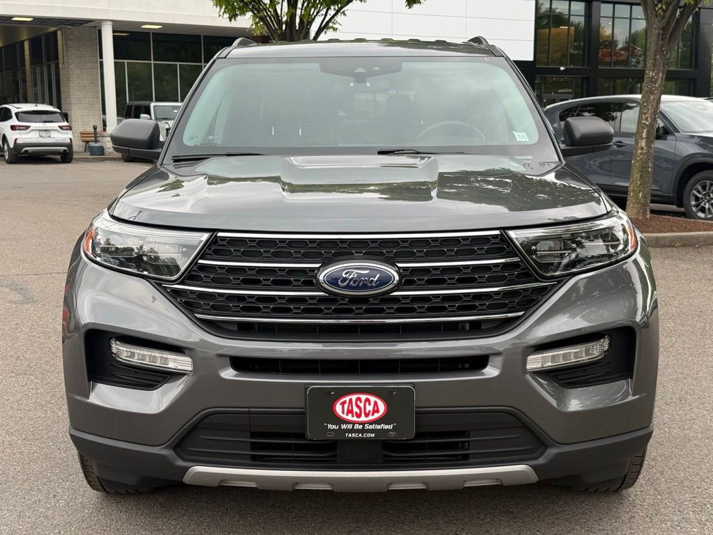 Used 2022 Ford Explorer XLT w/ Equipment Group 202A AWD/4WD image 3