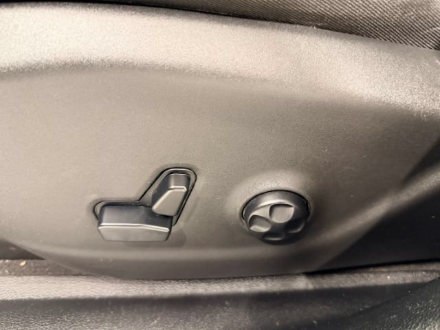 Used 2020 Jeep Cherokee Trailhawk w/ Cold Weather Group AWD/4WD image 31