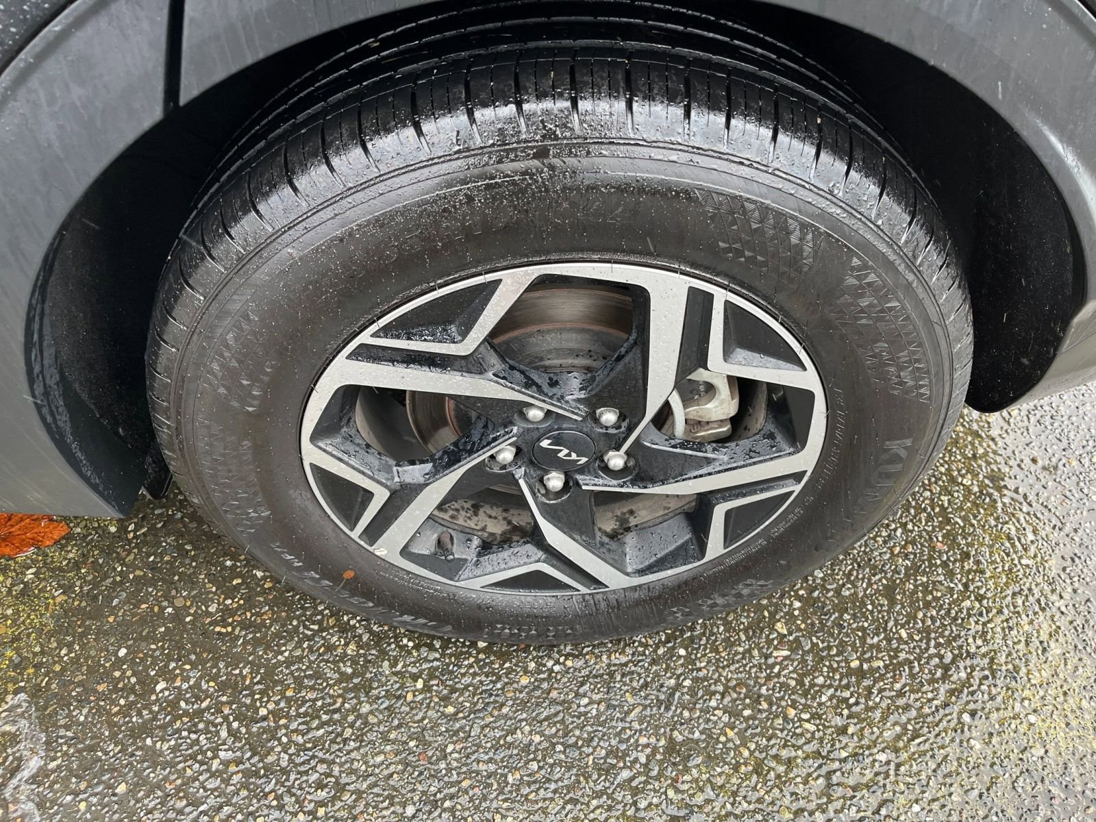 Used 2025 Kia Sportage LX image 30