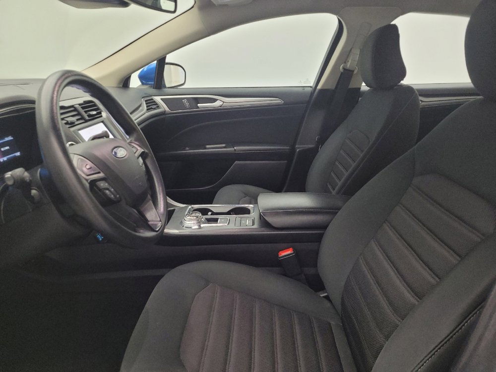 Used 2020 Ford Fusion SE image 17