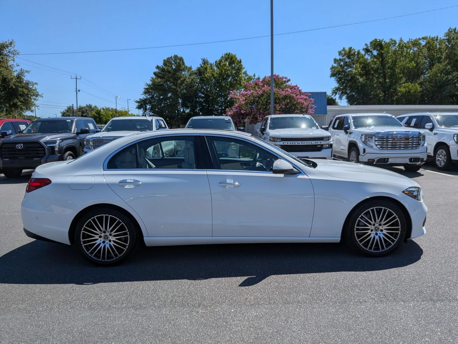 Used 2023 Mercedes-Benz C 300 4MATIC Sedan image 2
