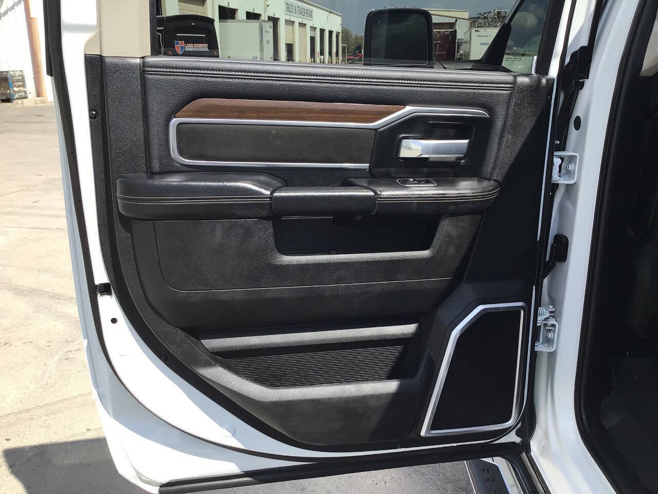 Used 2023 RAM 2500 Laramie AWD/4WD image 31