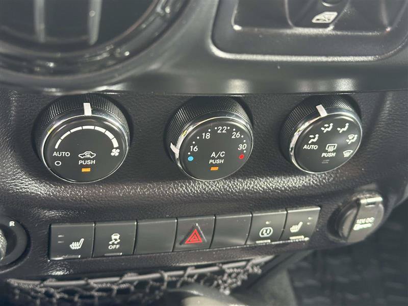 Used 2016 Jeep Wrangler Unlimited Sahara AWD/4WD image 19