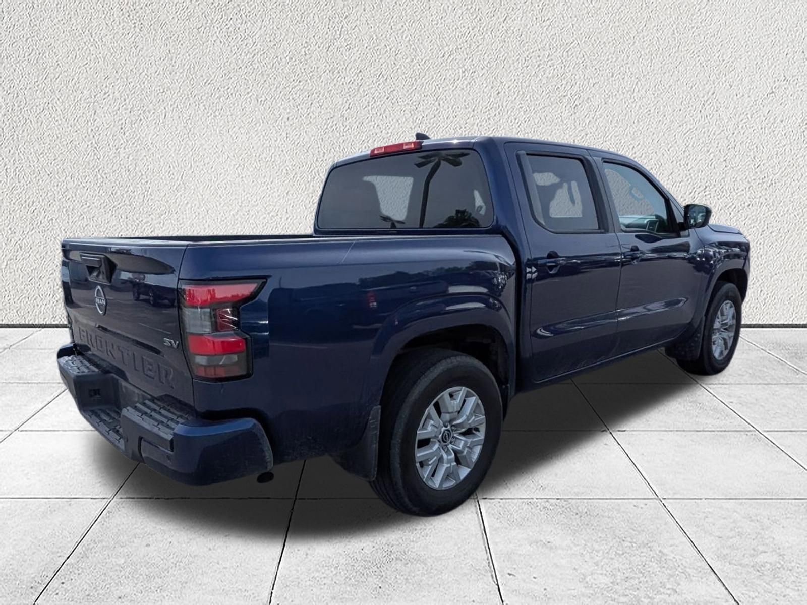 Used 2022 Nissan Frontier SV w/ Technology Package RWD image 3