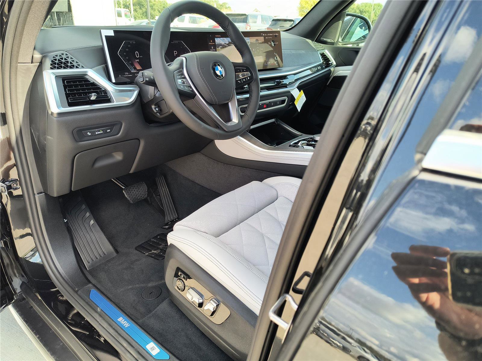 New 2026 BMW X5 sDrive40i image 2