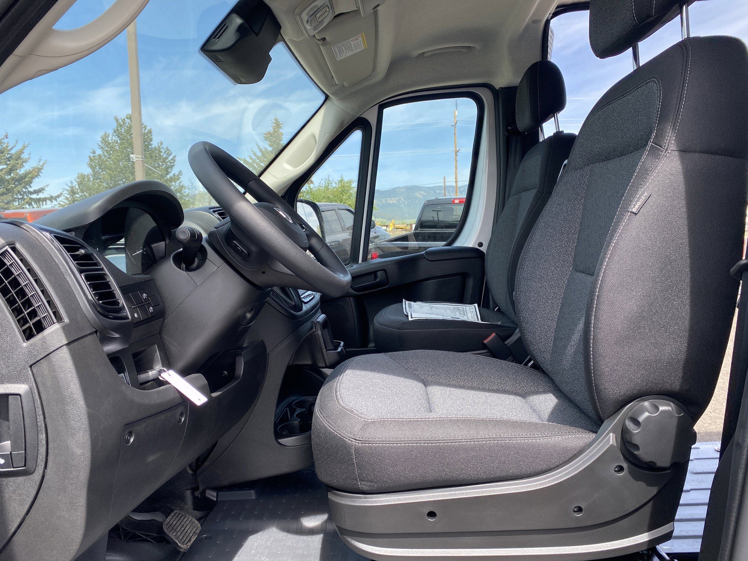 New 2025 RAM ProMaster 2500 w/ Convenience Group image 18