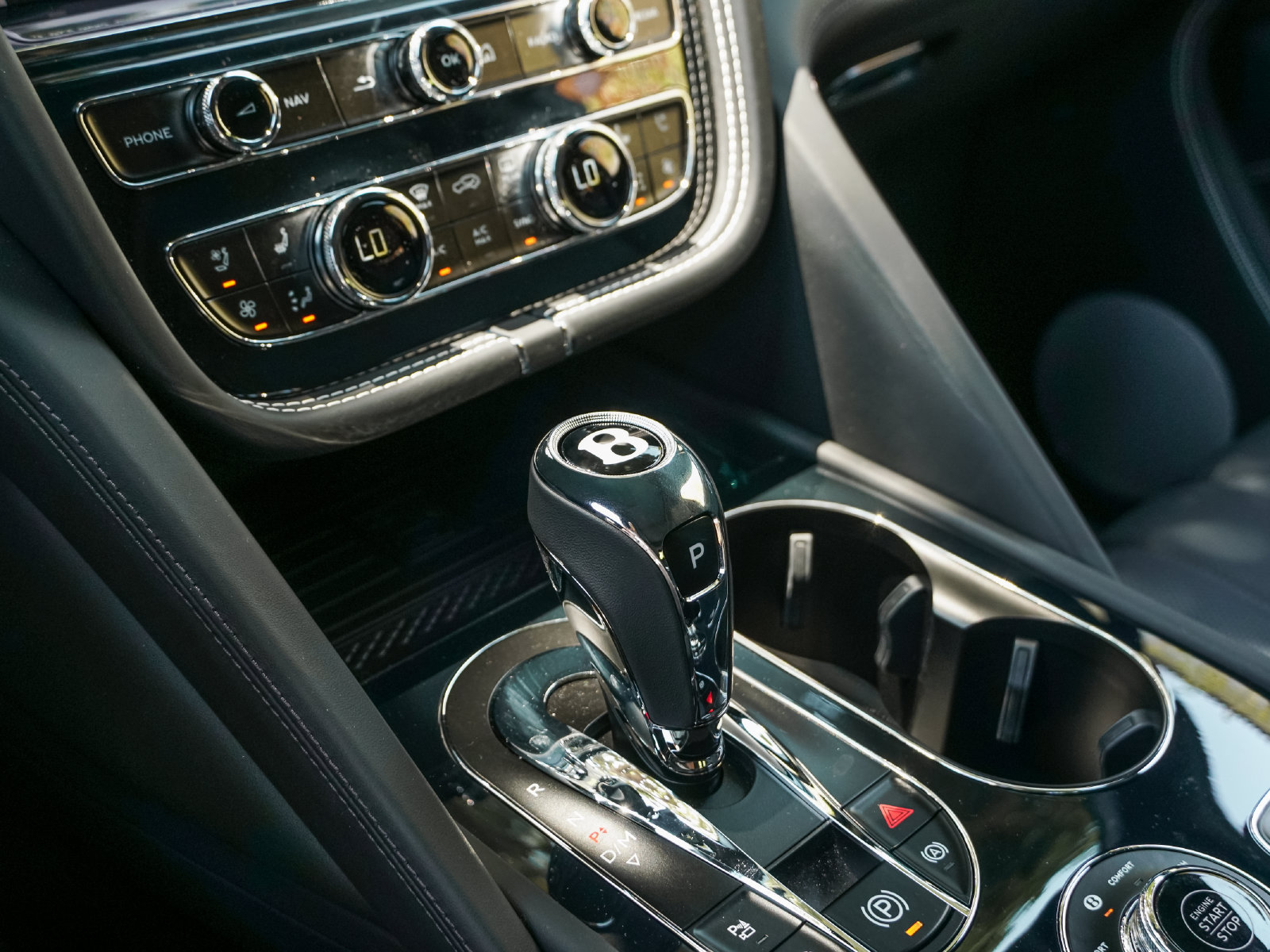 New 2025 Bentley Bentayga Extended Wheelbase AWD/4WD image 14