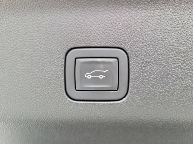 Certified 2025 Chevrolet Suburban Premier RWD image 11