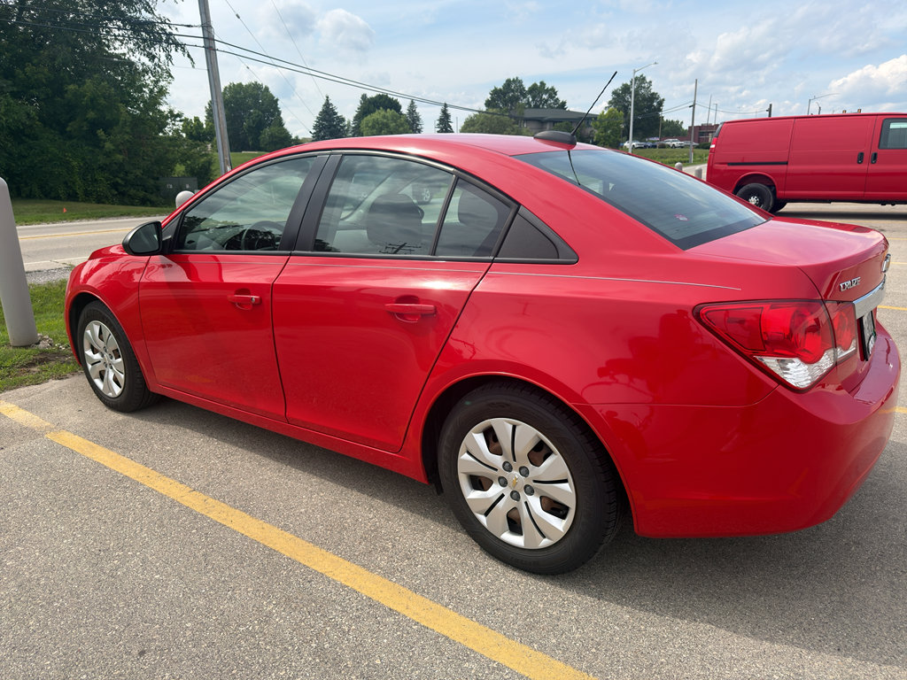 Used 2015 Chevrolet Cruze LS FWD image 4
