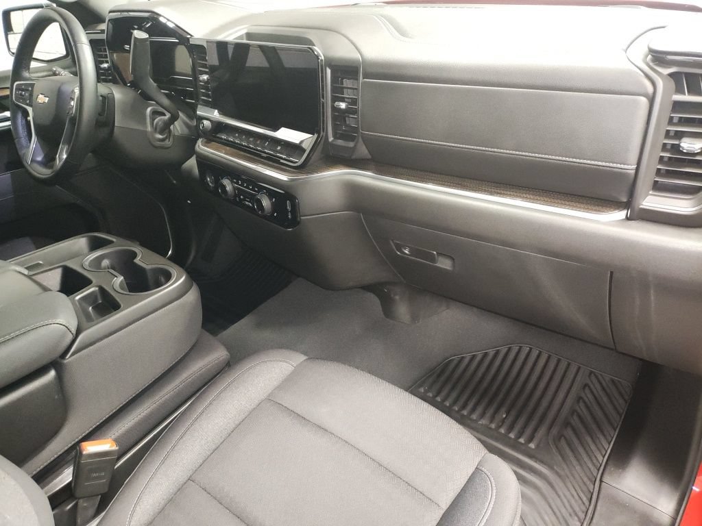 Used 2024 Chevrolet Silverado 1500 LT AWD/4WD image 8