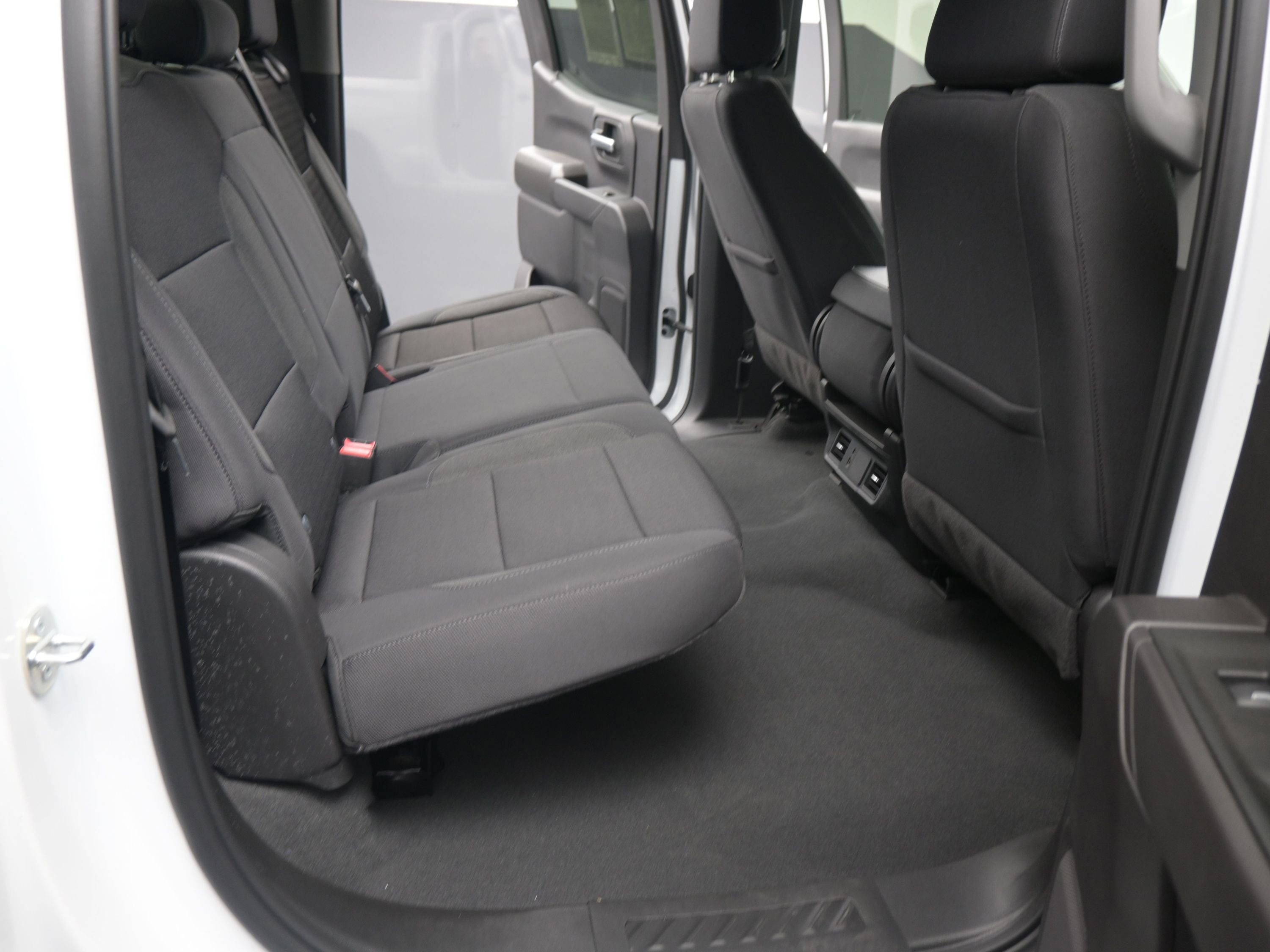 Used 2024 Chevrolet Silverado 1500 Custom Trail Boss w/ LPO, Dark Essentials Package image 33