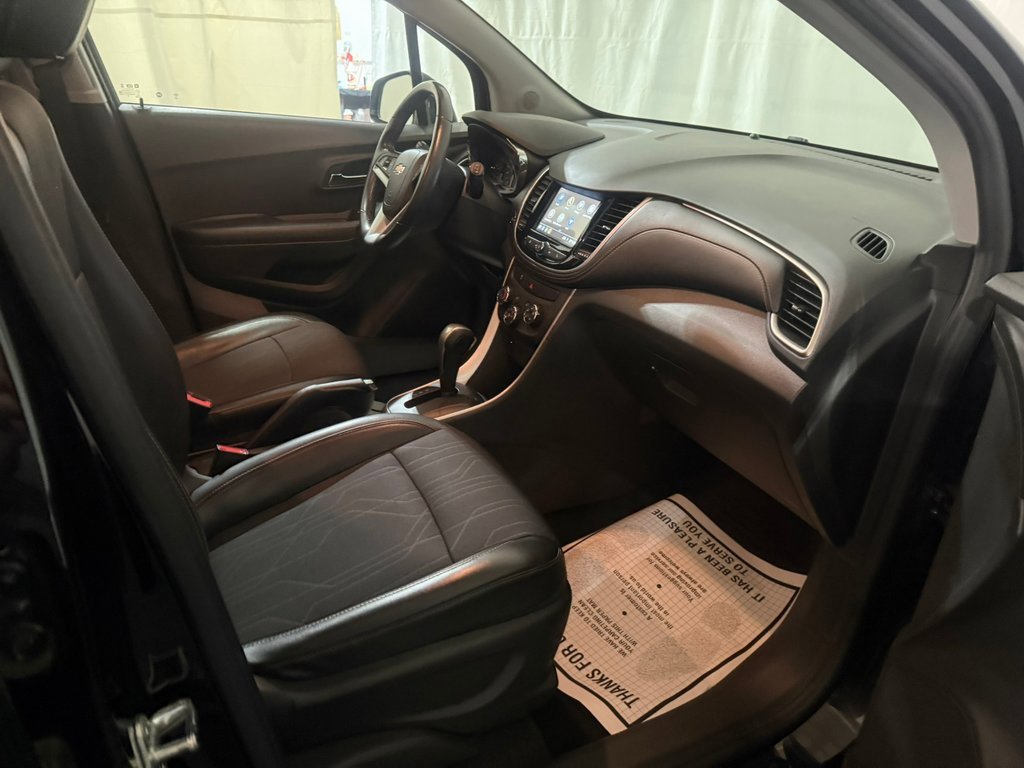 Used 2019 Chevrolet Trax LT w/ LT Convenience Package image 29
