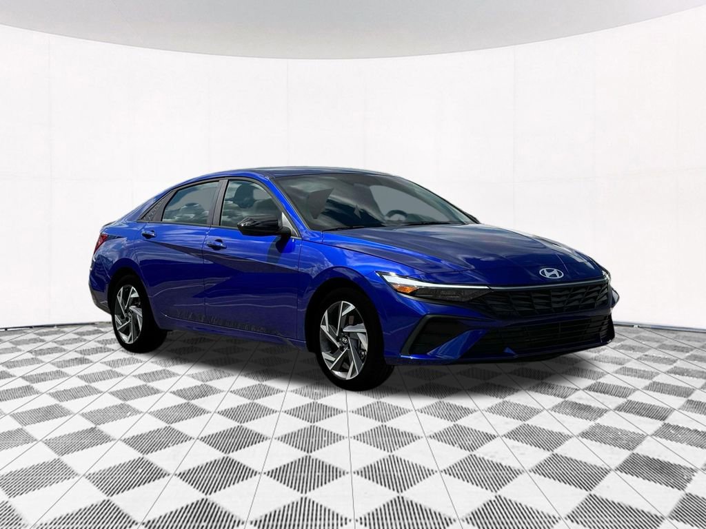 Used 2025 Hyundai Elantra Sport image 17