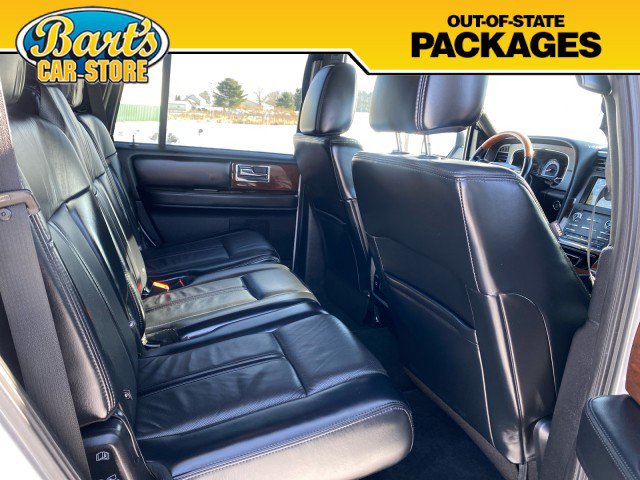 Used 2017 Lincoln Navigator Select image 12