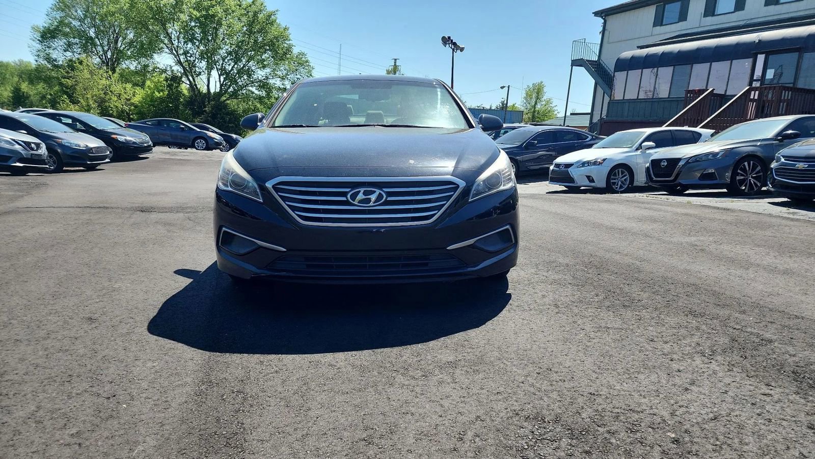 Used 2017 Hyundai Sonata SE image 2