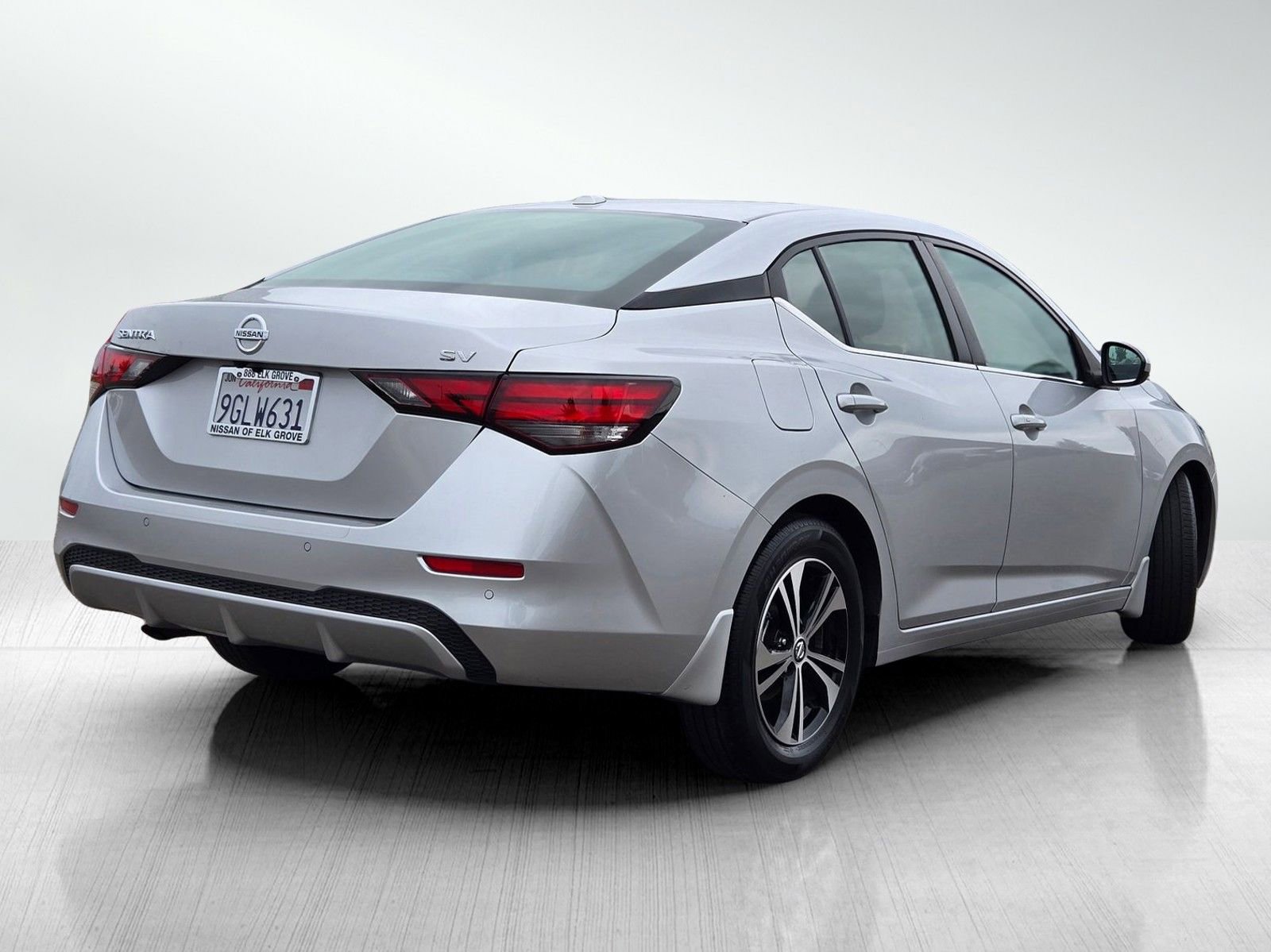 Used 2023 Nissan Sentra SV FWD image 4
