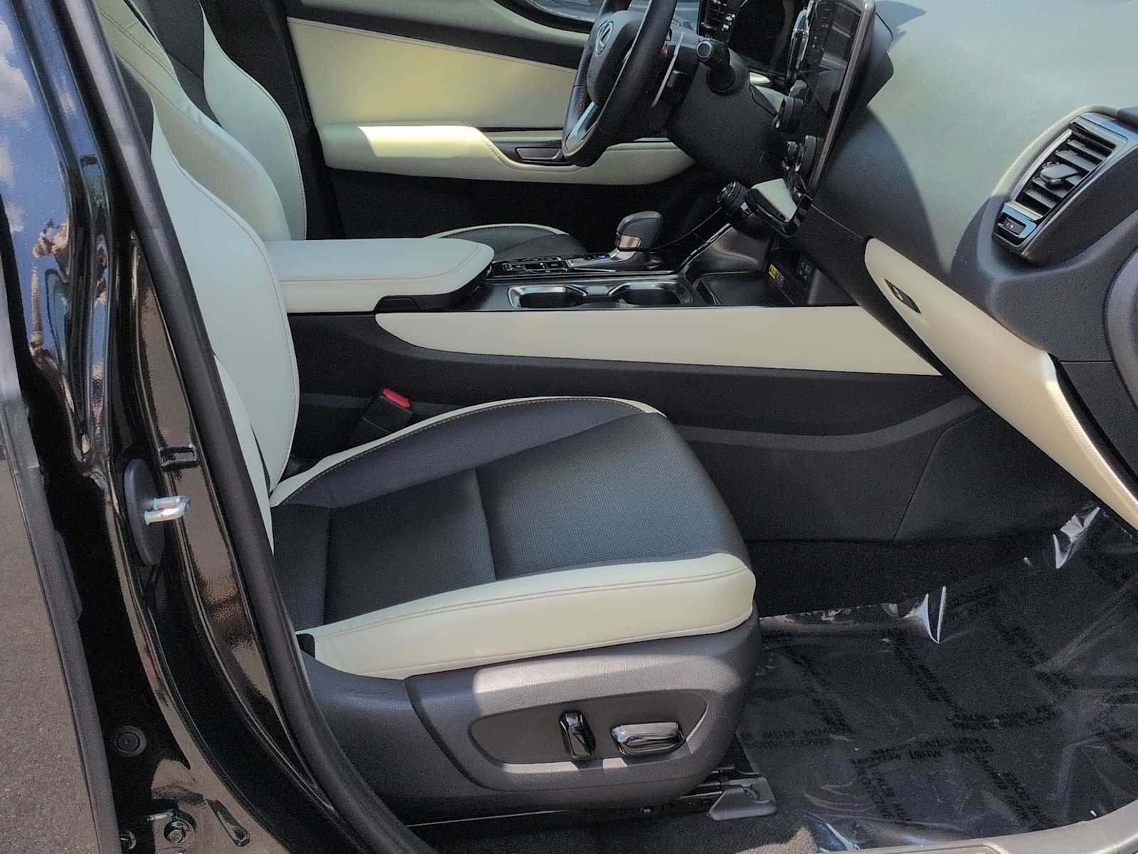 Used 2024 Lexus NX 350h AWD image 24
