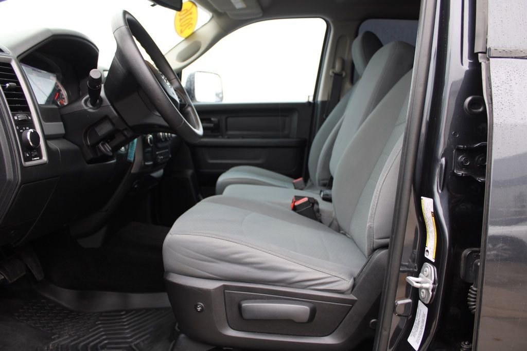 Used 2016 RAM 2500 Tradesman w/ Chrome Appearance Group image 16