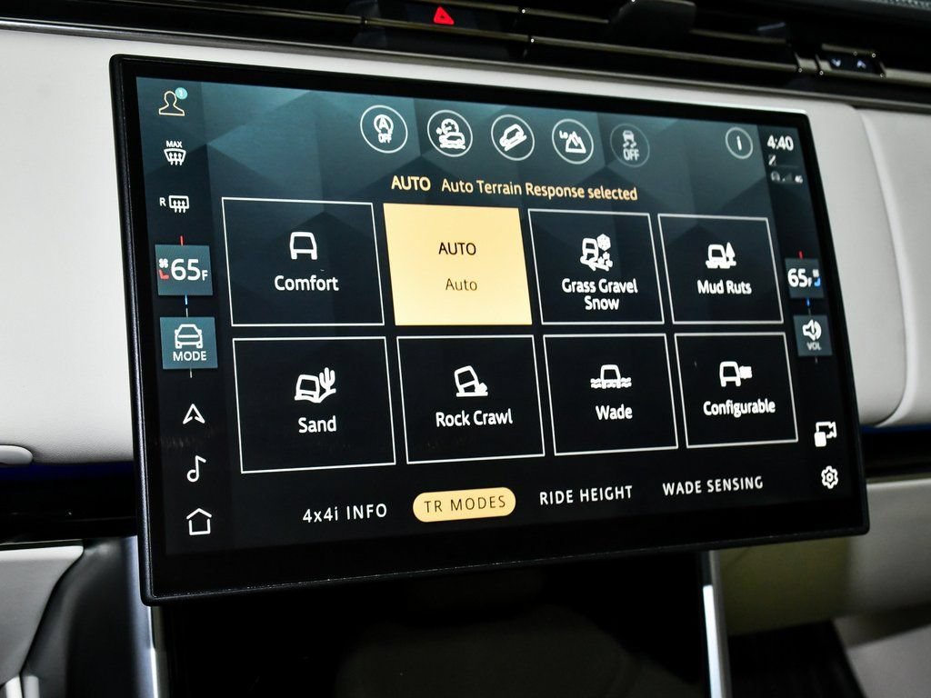 Used 2025 Land Rover Range Rover SE AWD/4WD image 40