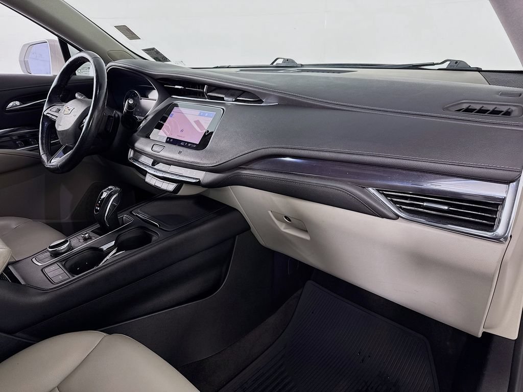 Used 2019 Cadillac XT4 Luxury w/ Cold Weather Package FWD image 30