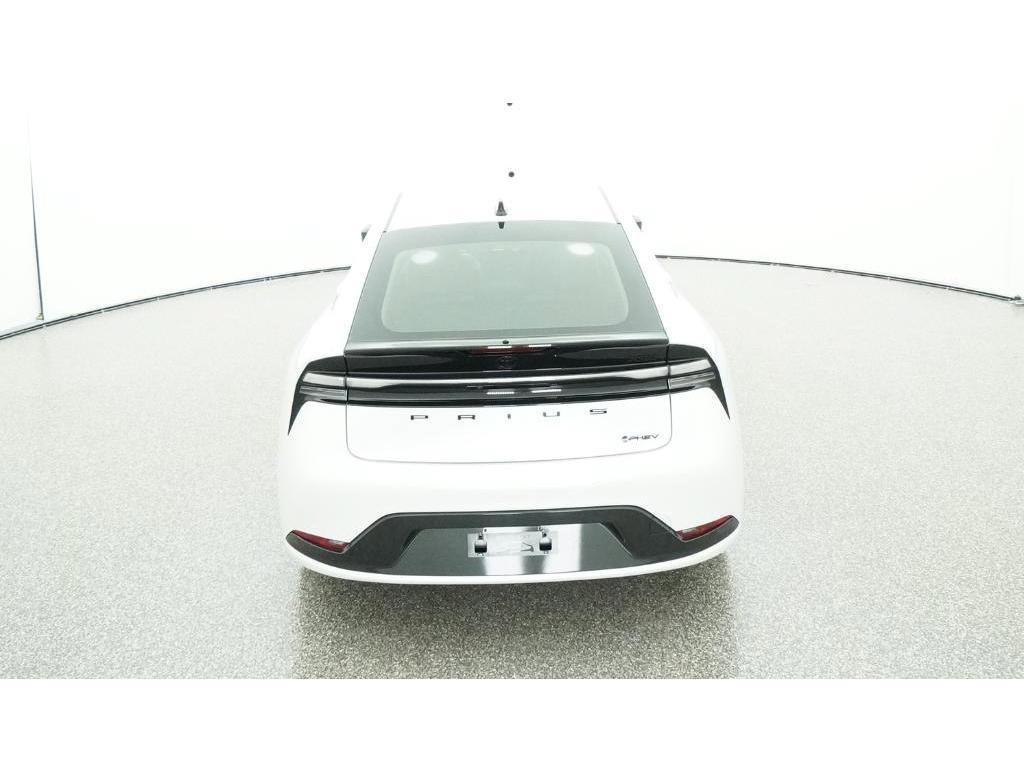 Used 2026 Toyota Prius Plug-In Hybrid FWD image 7