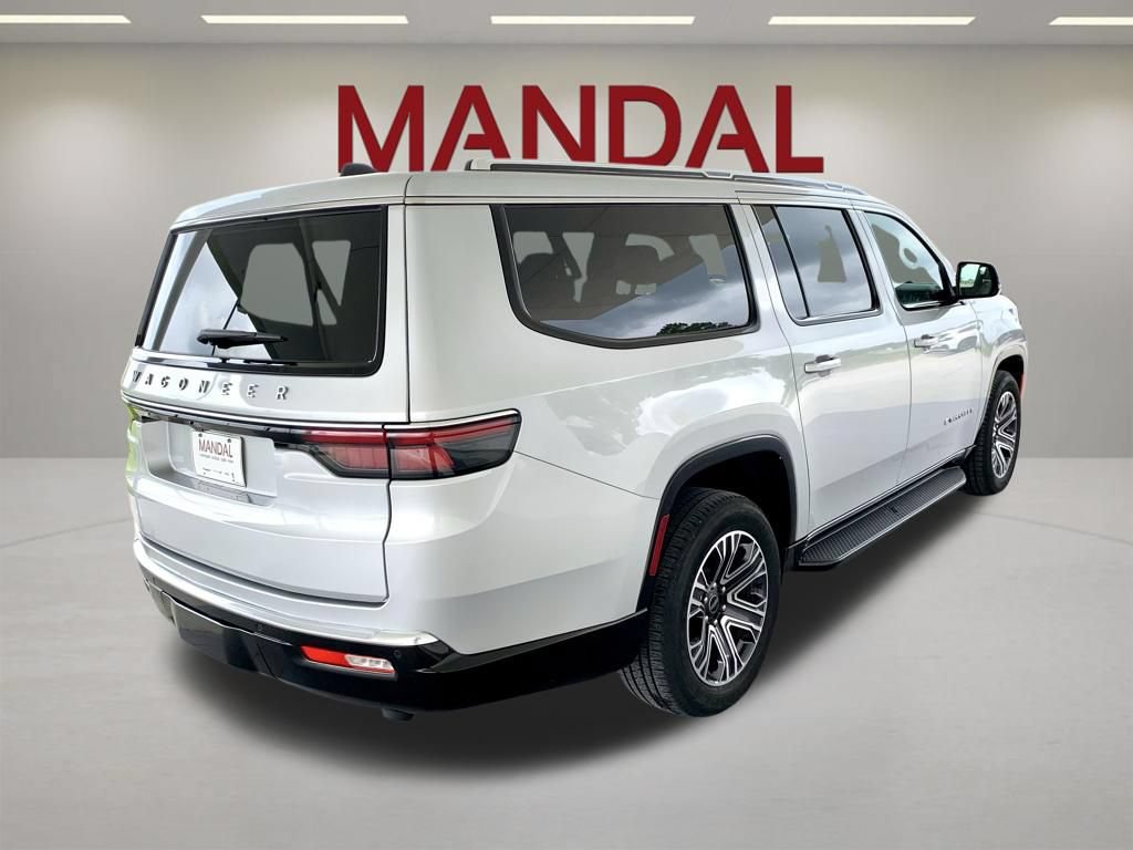 Used 2025 Jeep Wagoneer L Series II AWD/4WD image 6