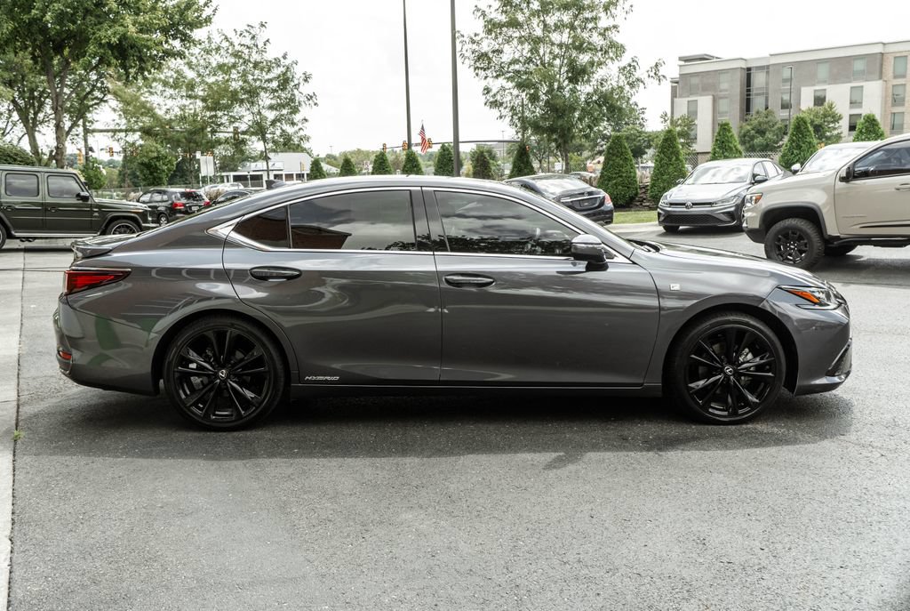 Used 2022 Lexus ES 300h F Sport w/ Accessory Package 2 FWD image 3