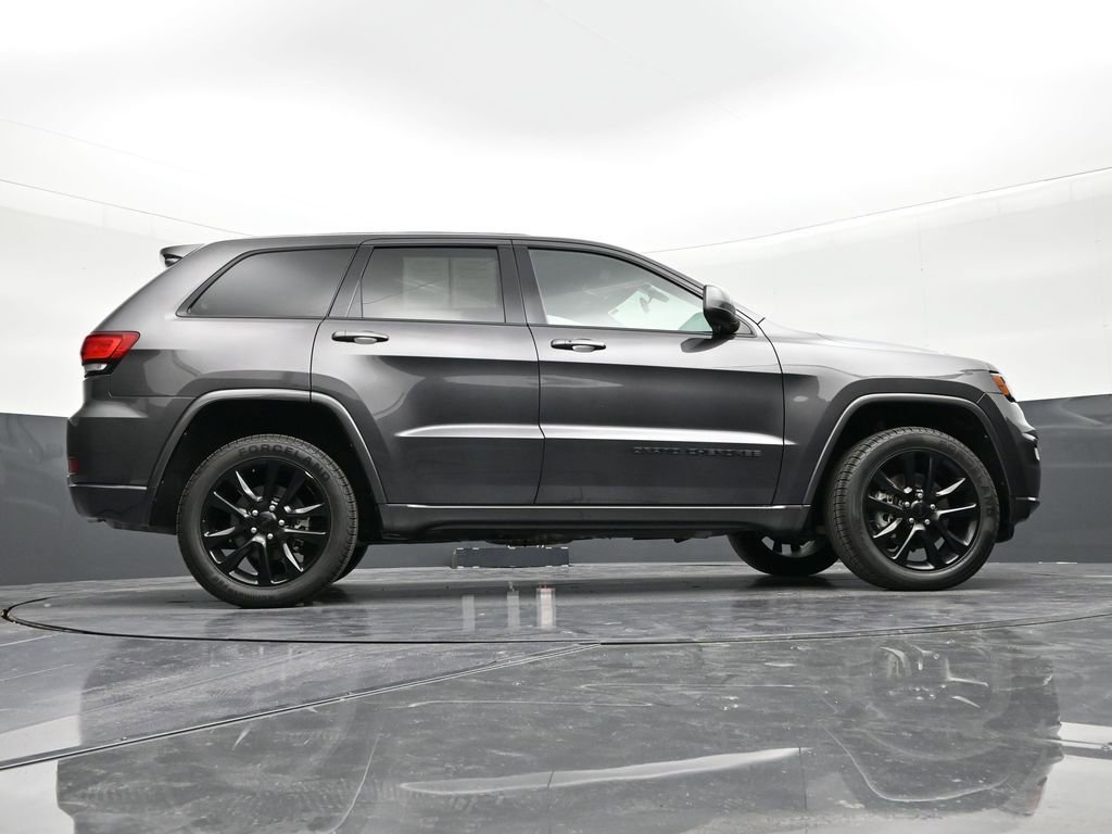 Used 2021 Jeep Grand Cherokee Laredo X image 25