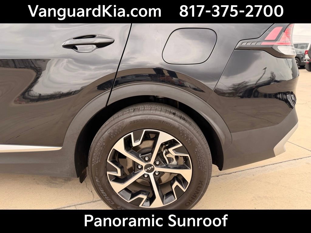 Certified 2025 Kia Sportage EX w/ Premium Package FWD image 9