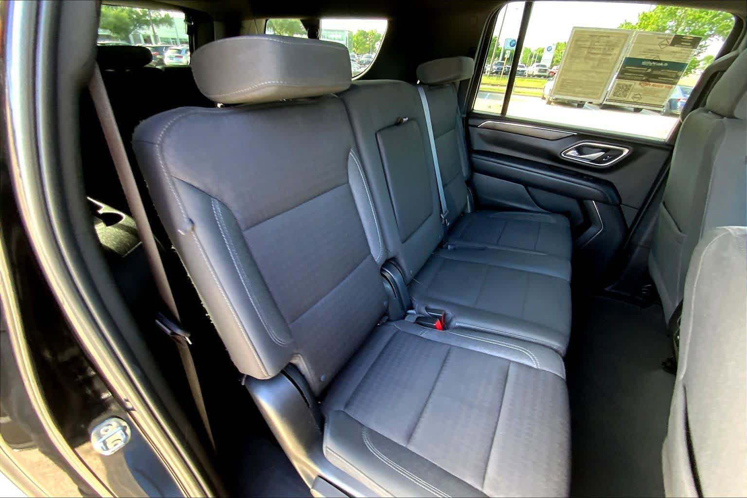 Used 2023 Chevrolet Suburban LS image 18