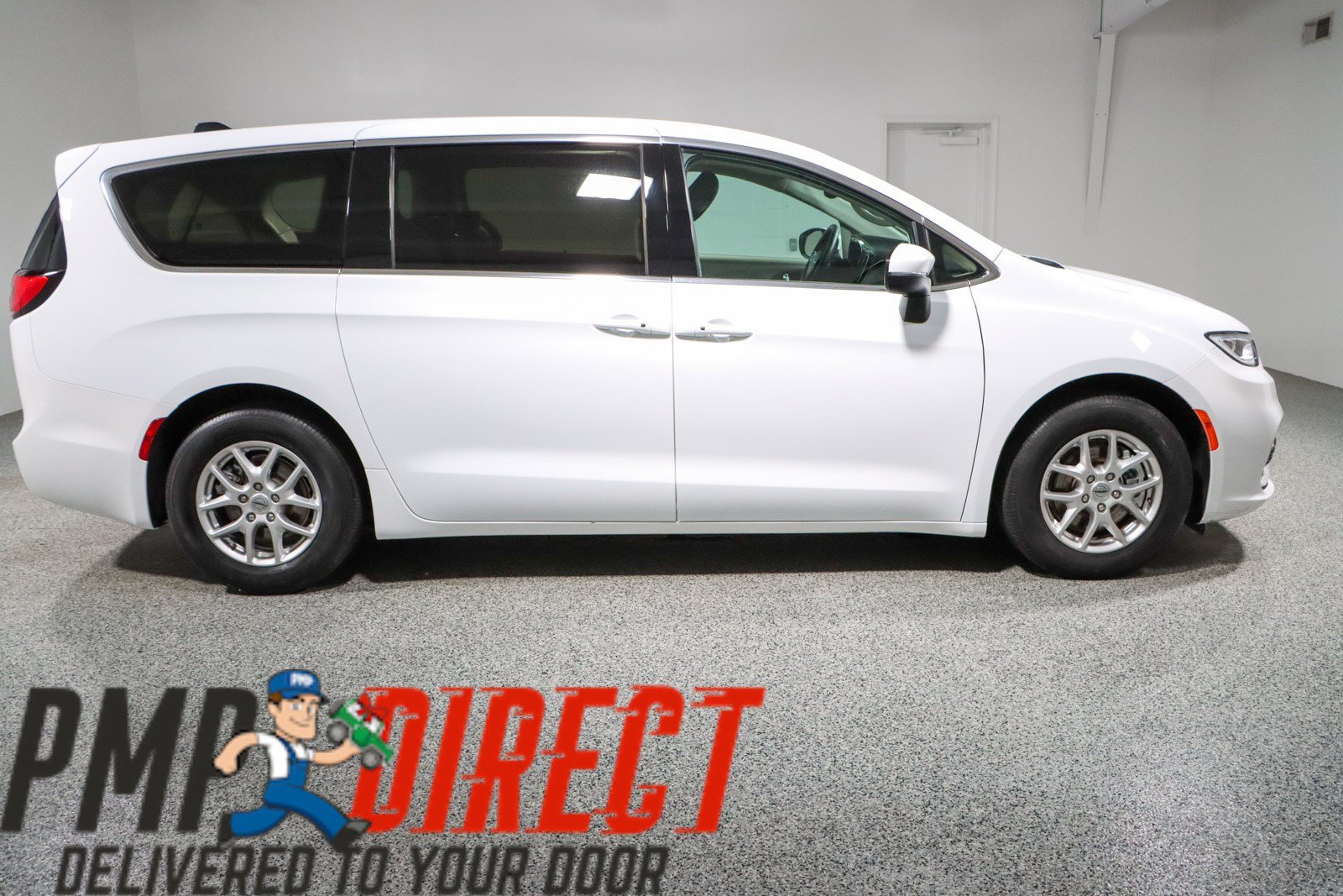 Used 2023 Chrysler Pacifica Touring-L FWD image 6