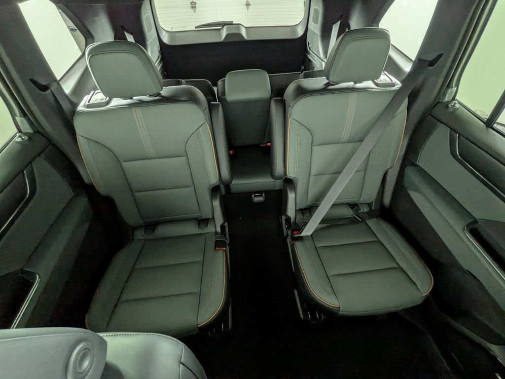 New 2026 GMC Acadia AT4 w/ Luxury Package AWD/4WD image 30