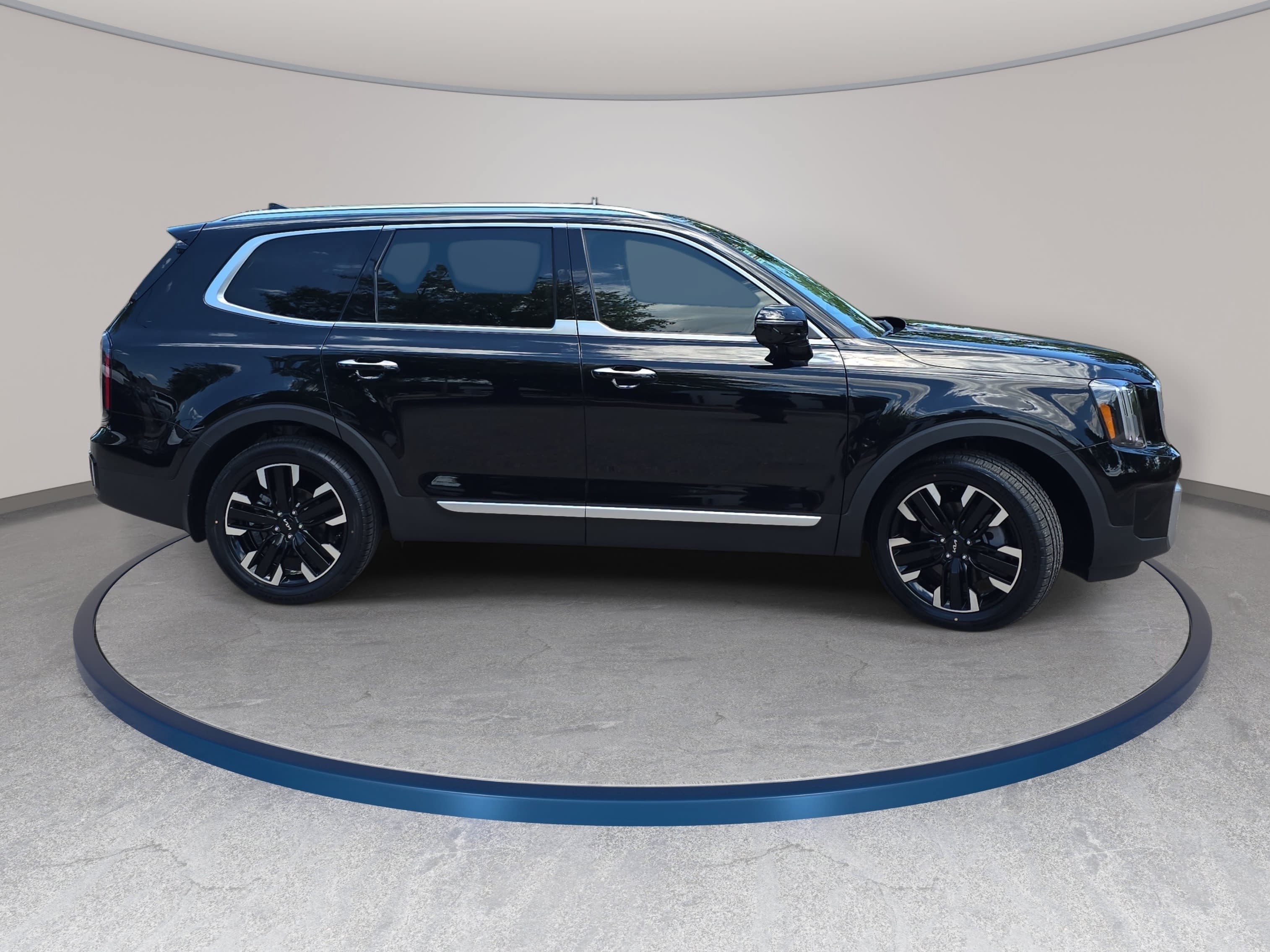 Used 2023 Kia Telluride SX FWD image 4