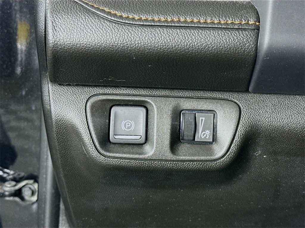 Used 2020 GMC Acadia AT4 w/ Driver Alert Package II image 21