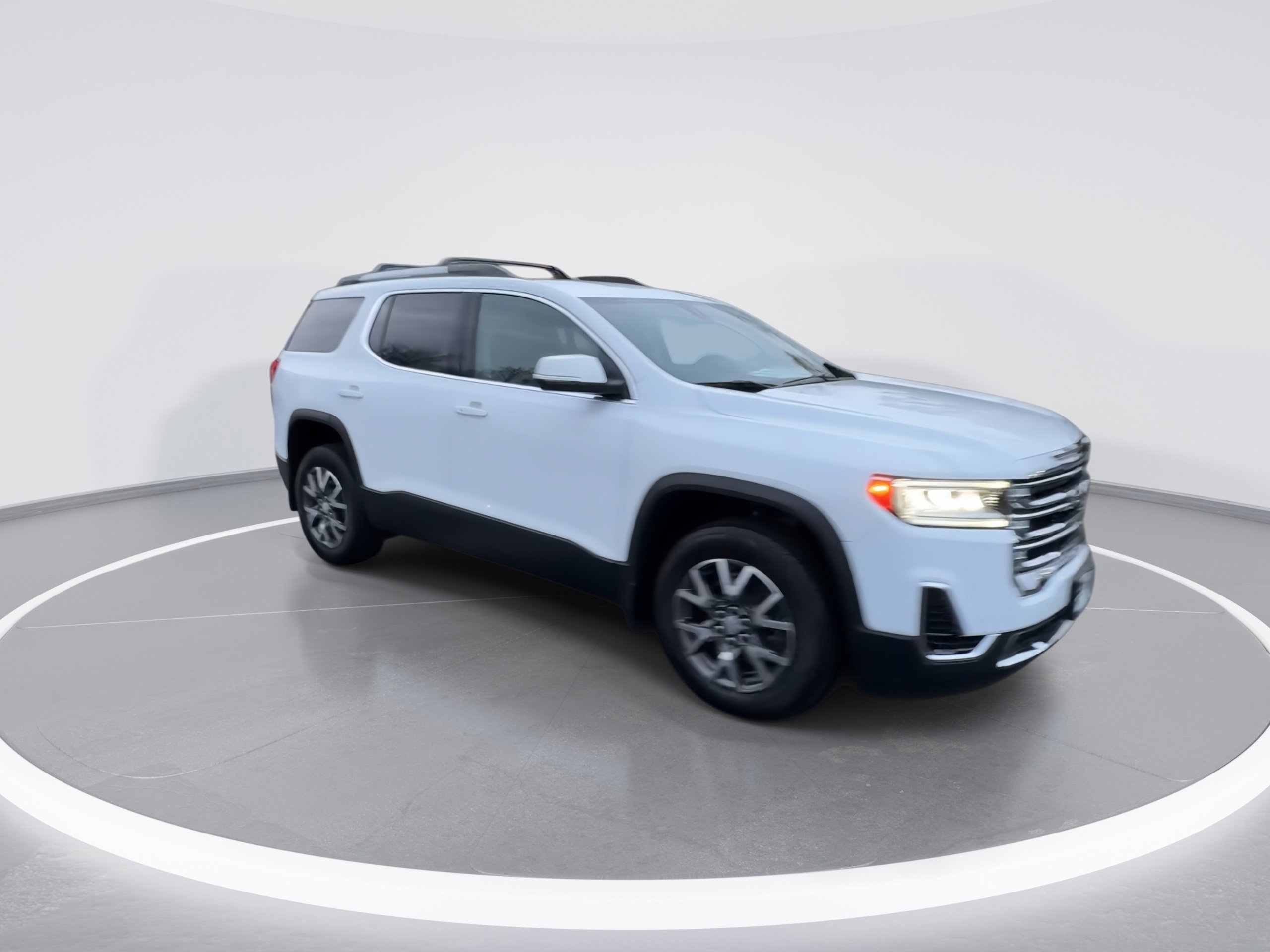 Used 2023 GMC Acadia SLE w/ Driver Convenience Package image 2
