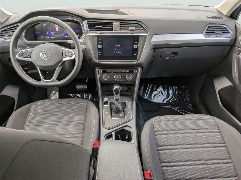 Certified 2024 Volkswagen Tiguan S FWD image 11