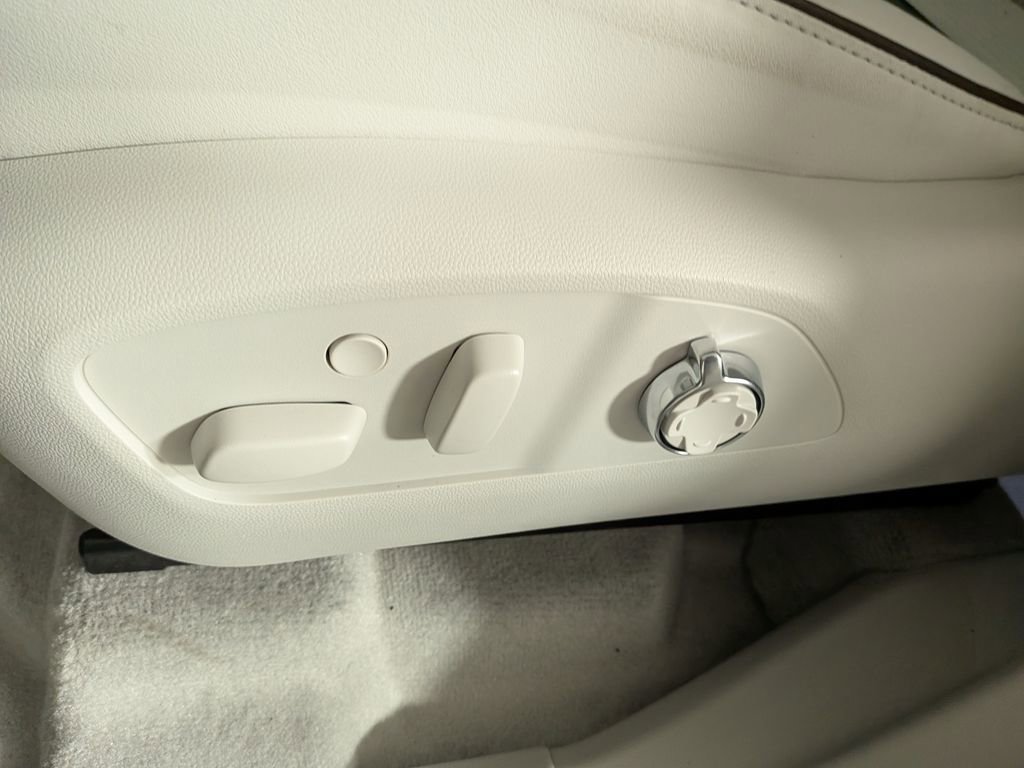 New 2026 Buick Enclave Avenir AWD/4WD image 17