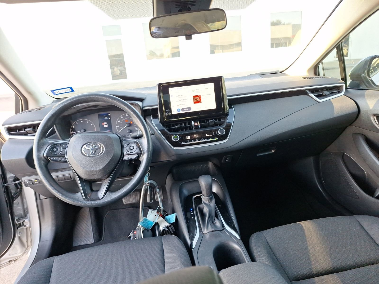 Used 2023 Toyota Corolla LE image 19