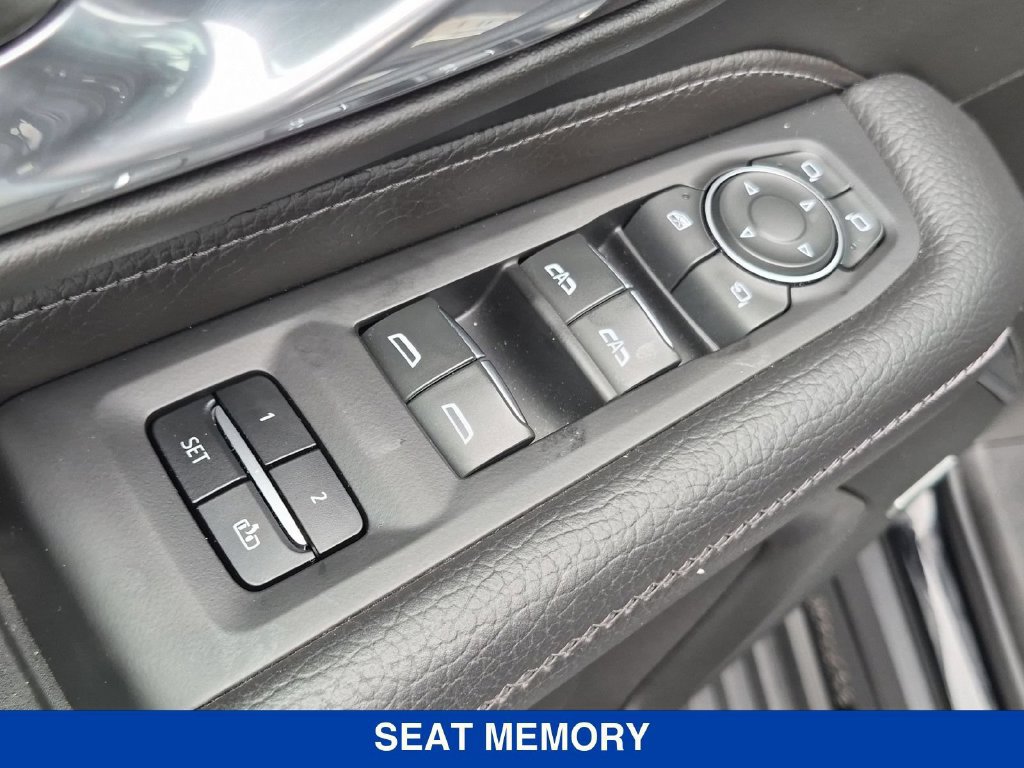Used 2024 GMC Yukon Denali AWD/4WD image 11