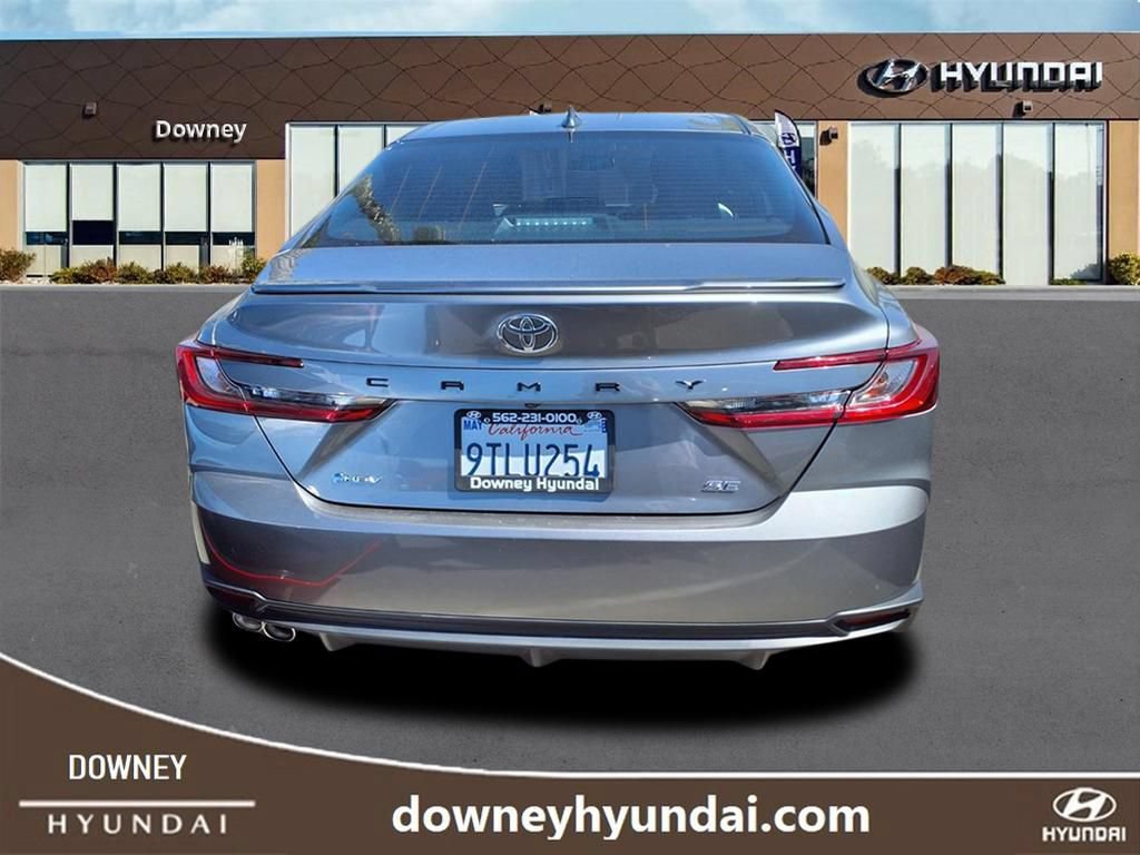Used 2025 Toyota Camry SE FWD image 3