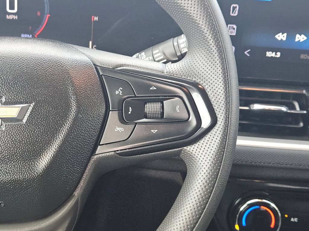 Used 2025 Chevrolet TrailBlazer LT AWD/4WD image 25