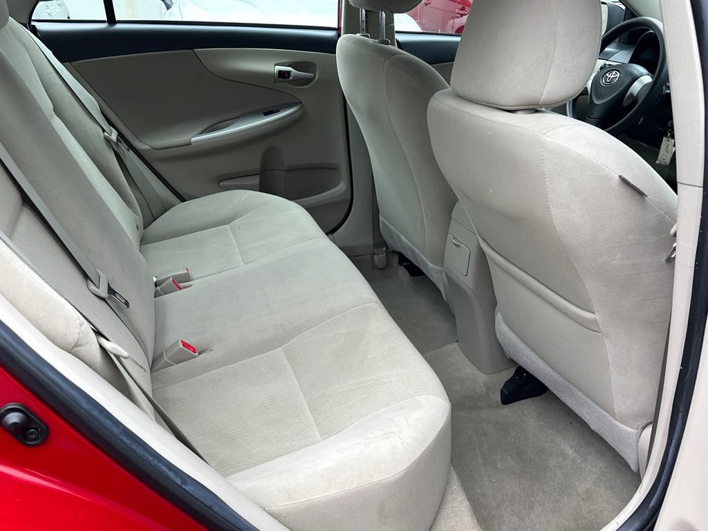 Used 2013 Toyota Corolla LE image 8