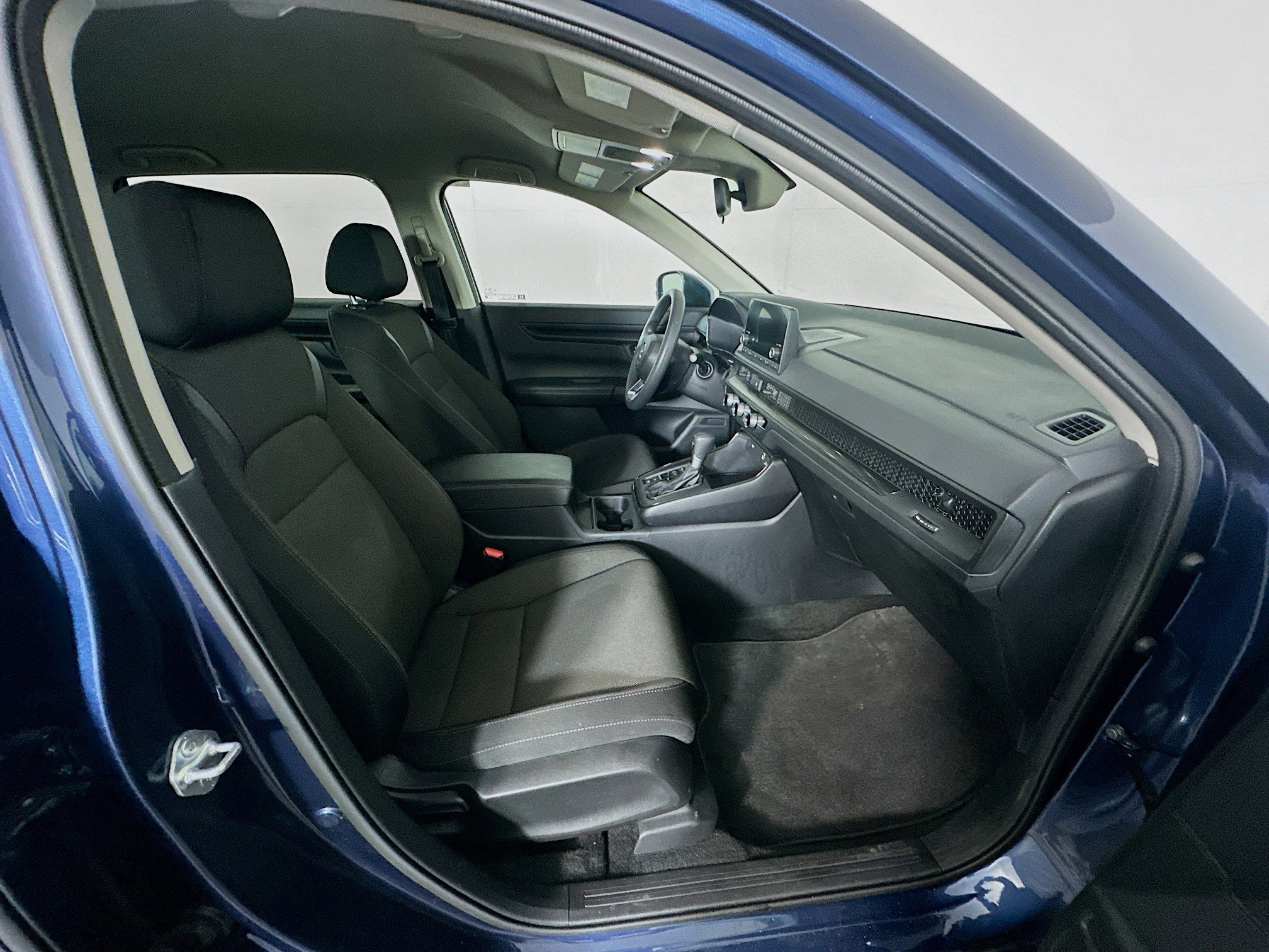 Used 2025 Honda CR-V LX image 31
