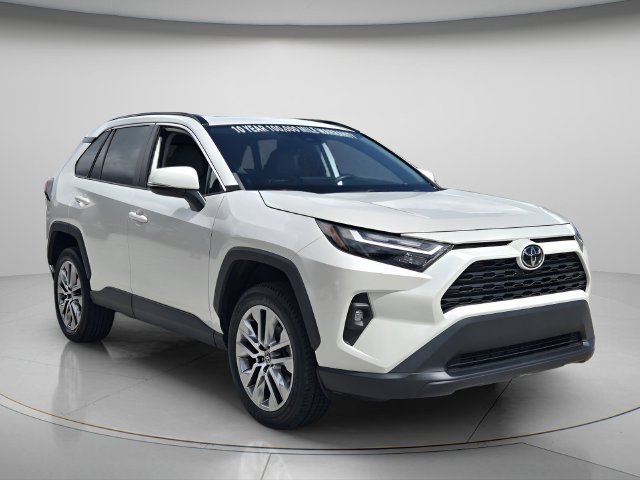 Used 2022 Toyota RAV4 XLE Premium FWD image 8