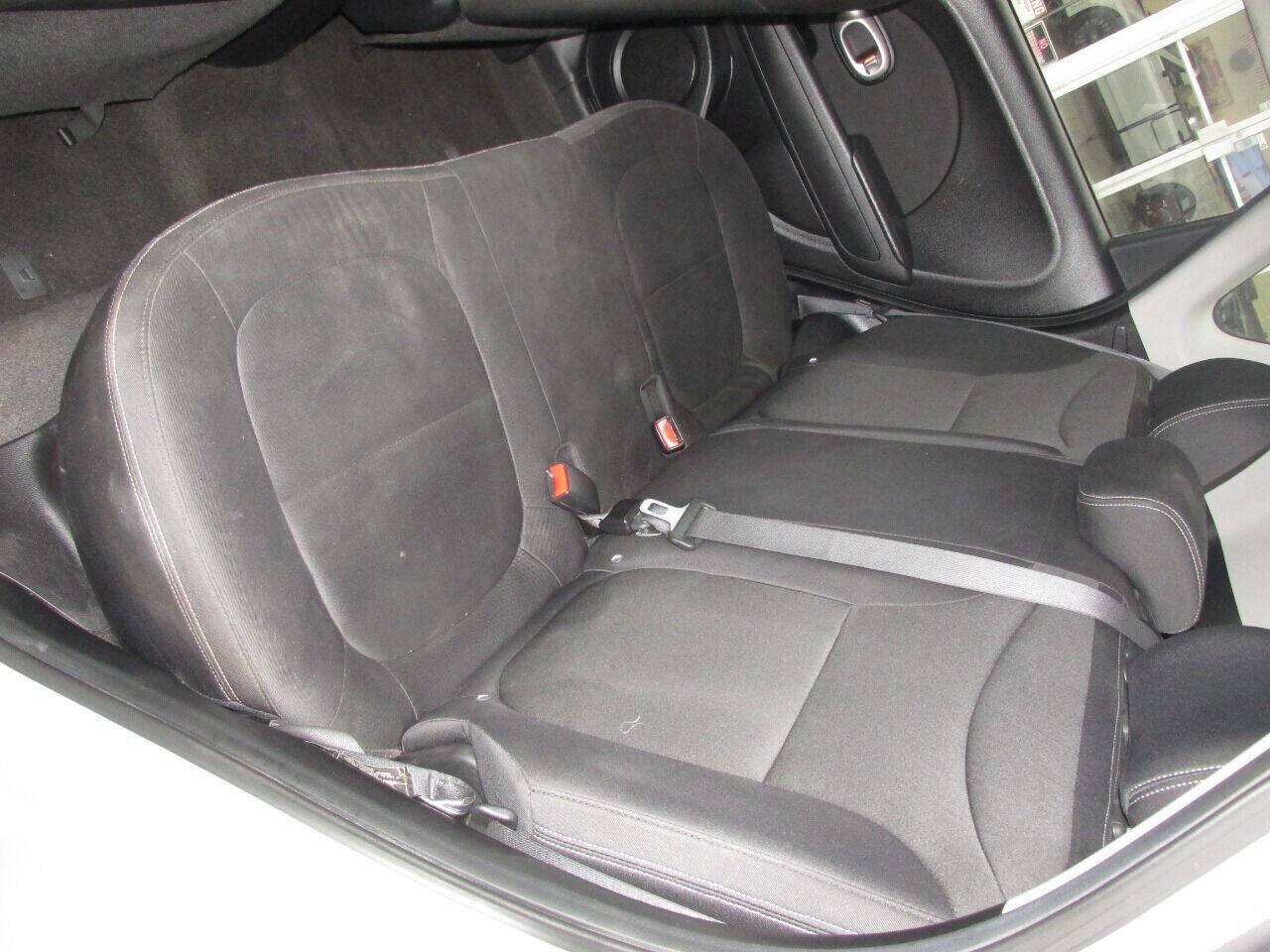 Used 2015 Kia Soul FWD image 15